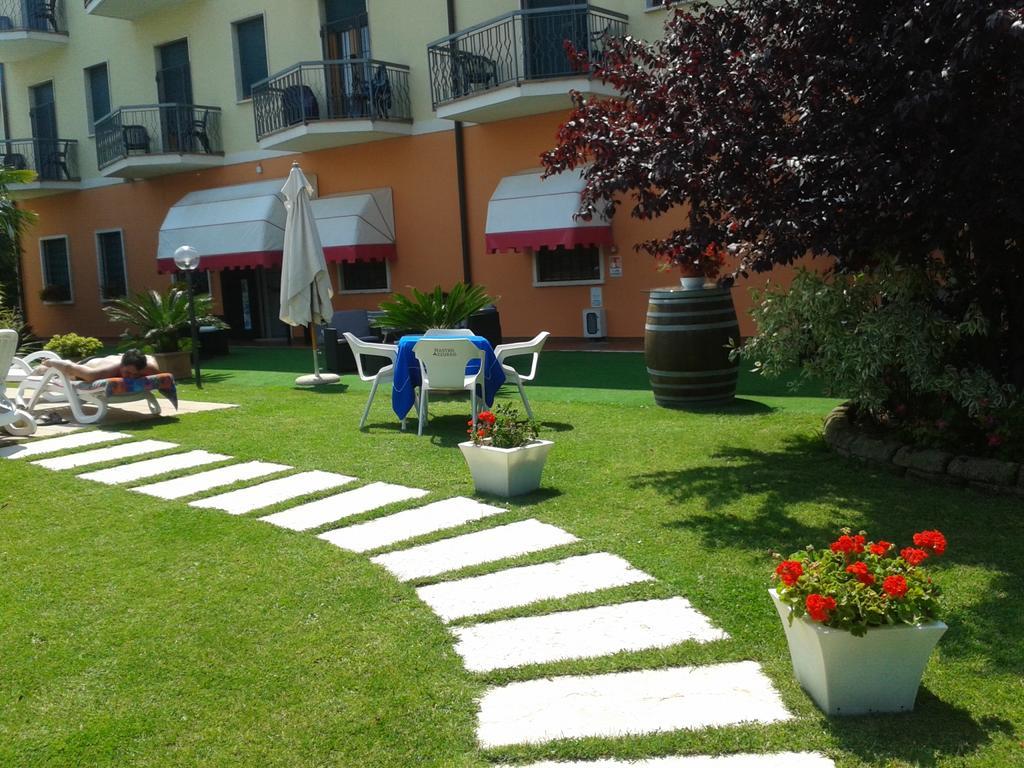 Hotel Fornaci Peschiera del Garda Exteriör bild